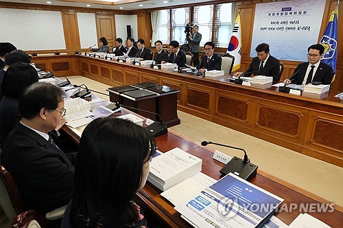 (서울=연합뉴스) 이정훈 기자 = 김민석 국무총리가 26일 서울 종로구 정부서울청사에서 열린 제56차 국제개발협력위원회에서 발언하고 있다. 2026.2.26 uwg806@yna.co.kr