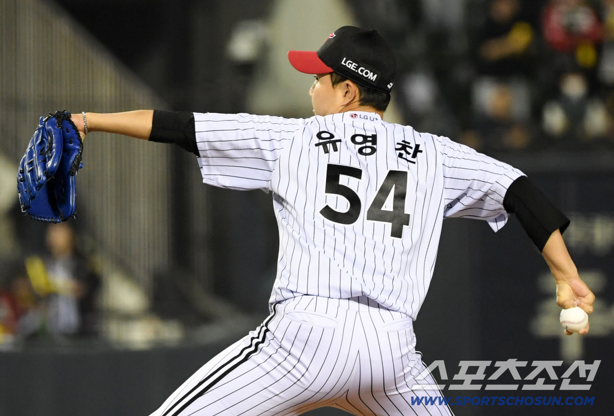 1일 잠실구장에서 열린 LG와 KIA의 경기. LG 유영찬이 역투하고 있다. 잠실=박재만 기자 pjm@sportschosun.com/2026.04.01/