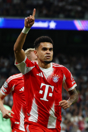 [UCL 8강리뷰]김민재 결장 디아스 선제골 케인 결승골 폭발! 뮌헨, 적지서 먼저 웃었다, 음바페 만회골 레알 마드리드 2-1 제압..4강 보인다