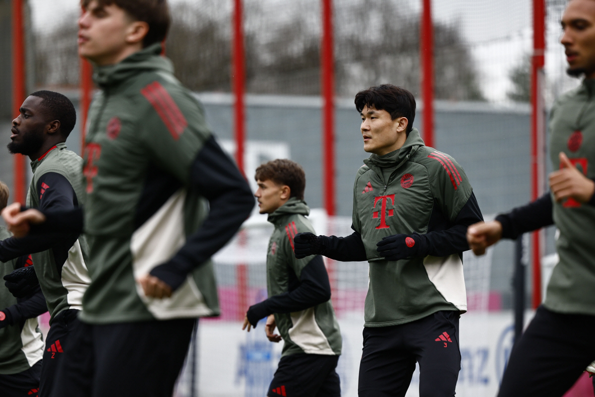 epa12827396 Minjae Kim of Munich attends the team?s training session in Munich, Germany, 17 March 2026. Bayern Munich will face Atalanta Bergamo on 18 March 2026 in the UEFA Champions League Round of 16 2nd leg match. EPA/ANNA SZILAGYI