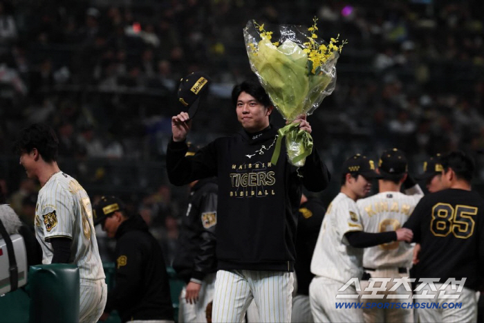 8회 105구 16K 신기록 눈앞에 두고 교체…투수 출신 레전드 감독 