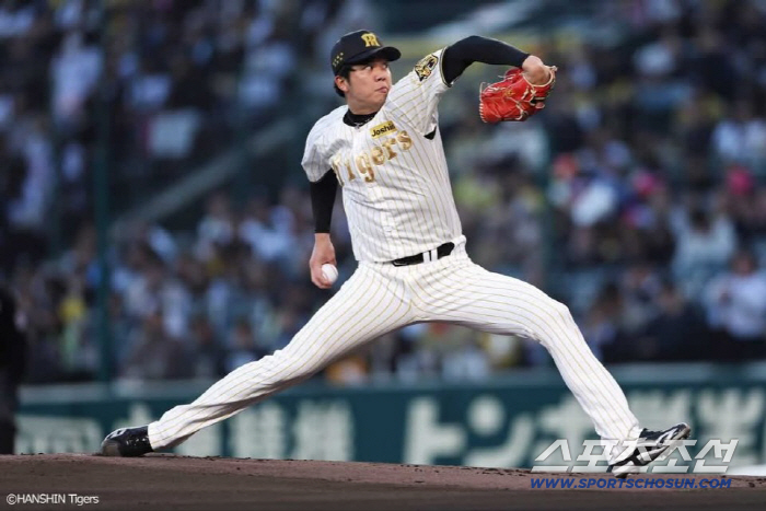 사이키는 8회초 2사후 야쿠르트 2번 상대로 16번째 삼진을 잡았다. 사진캡처=한신 타이거즈 SNS