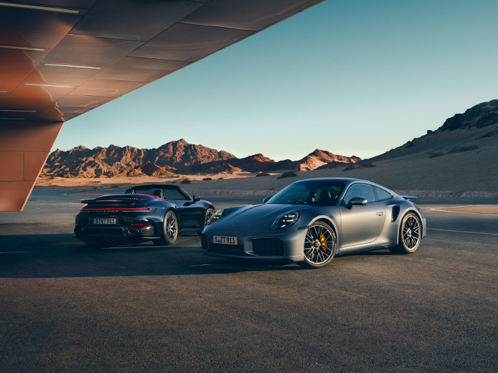 '711마력·제로백 2.5초'…포르쉐, 신형 911 터보 S 출시