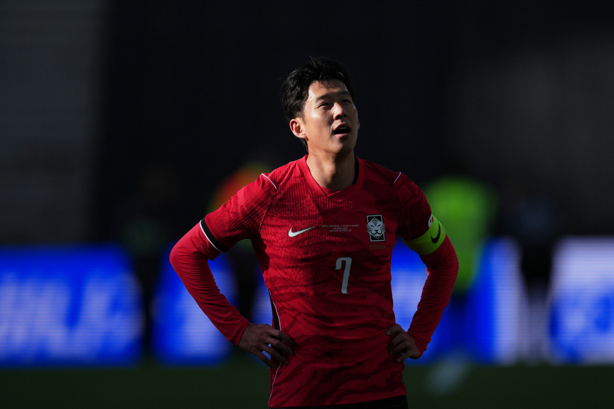 South Korea's Son Heung-Min looks on during the international friendly soccer match between South Korea and Ivory Coast in Milton Keynes, England, Saturday, March 28, 2026. (AP Photo/Dave Shopland)