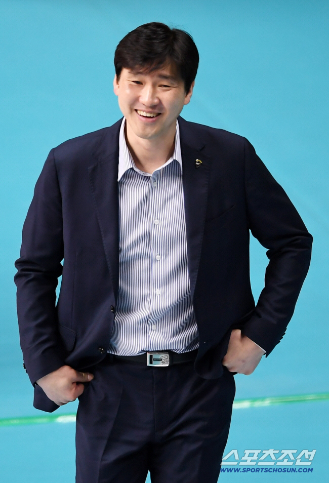 석진욱 감독, 한국전력 지휘봉 잡았다