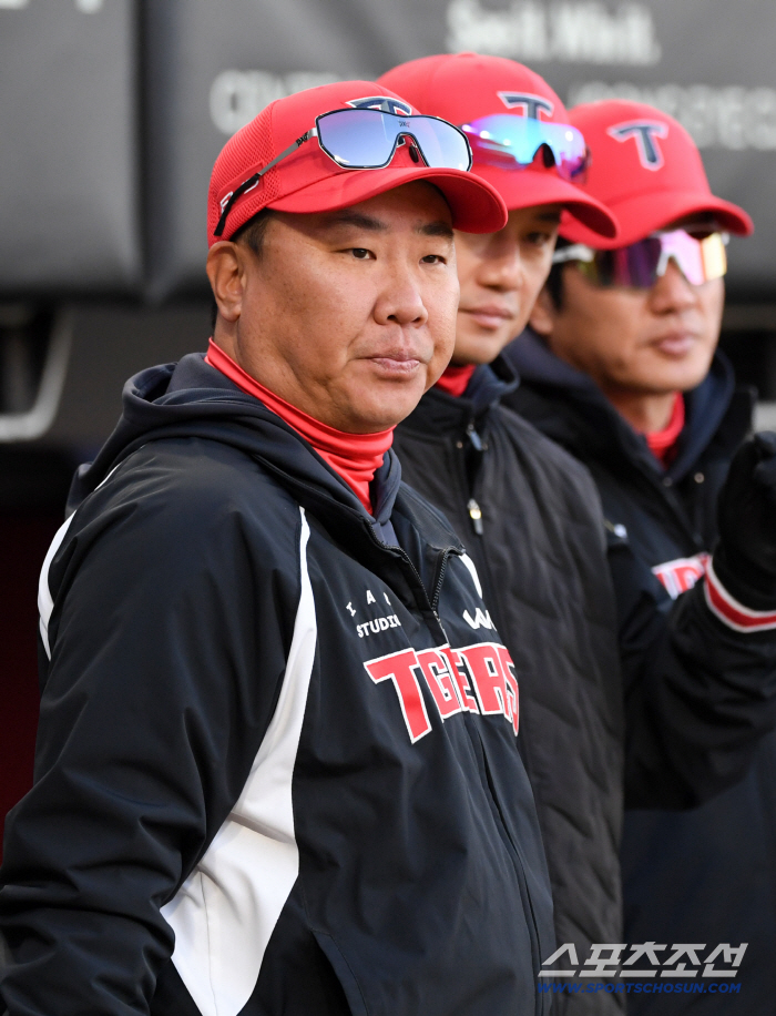 "오히려 고급진 플레이였다" 홈 송구 데일 적극 감싼 이범호 감독, '판단'과 '결과론' 차이