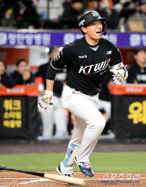 한화전, 딸 보다 어린 신인한테 반했다→ 이강철 감독 