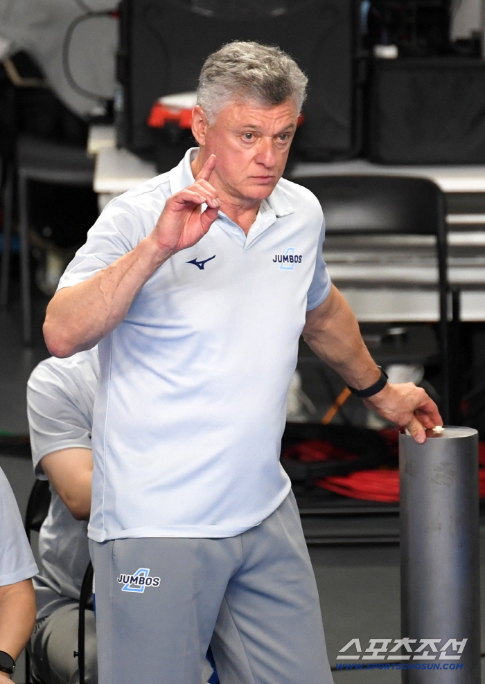 "지금 쉬고 싶은 선수가 있을까?" 왕좌 탈환 꿈꾸는 대한항공의 자신감…"볼 하나하나 집중하겠다" [천안포커스]