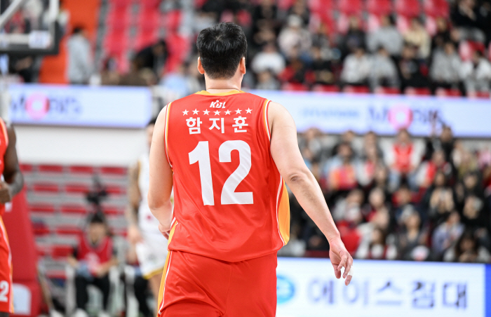 이런 별명도 있었나요? 함지훈 은퇴식, 특별했던 애칭 이벤트. 함지+함던컨. 그리고 한입만과 함대식