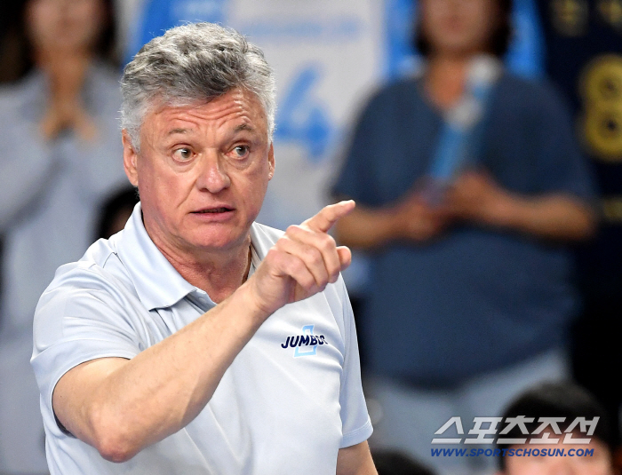 "항의? 해야되니까 한 것" 2G 연속 셧아웃 → 침울해진 사령탑 "원점에서 다시 출발" [천안패장]