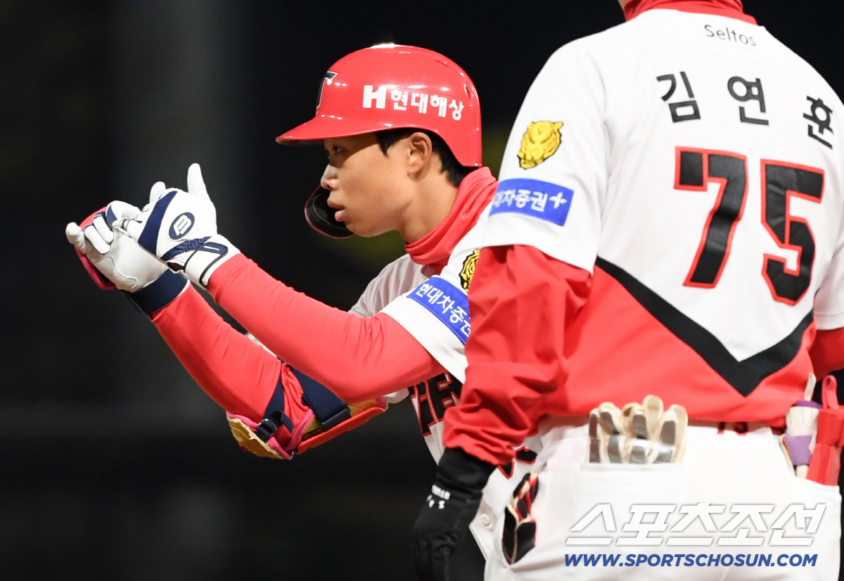 8일 광주 기아챔피언스필드에서 열린 KIA와 삼성의 경기. KIA 박재현이 안타를 날린 뒤 환호하고 있다. 광주=박재만 기자 pjm@sportschosun.com/2026.04.08/