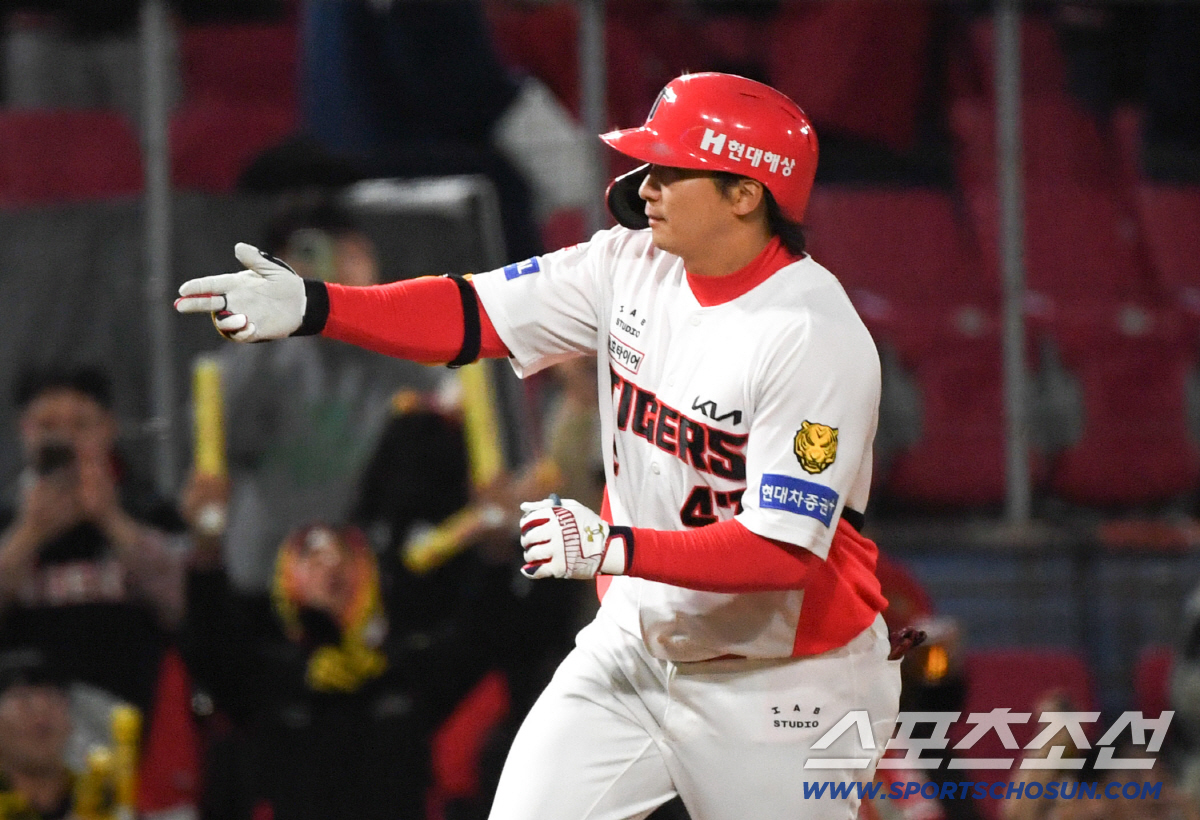8일 광주 기아챔피언스필드에서 열린 KIA와 삼성의 경기. 3회말 1사 1루 KIA 나성범이 투런포를 날린 뒤 환호하고 있다. 광주=박재만 기자 pjm@sportschosun.com/2026.04.08/
