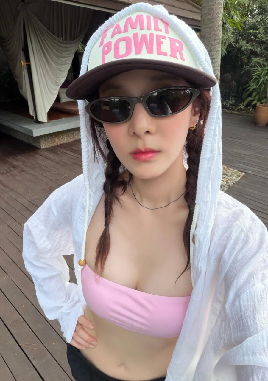 산다라박, 39kg에 이 볼륨감 가능해?..반전 '뼈말라' 비키니 자태 감탄