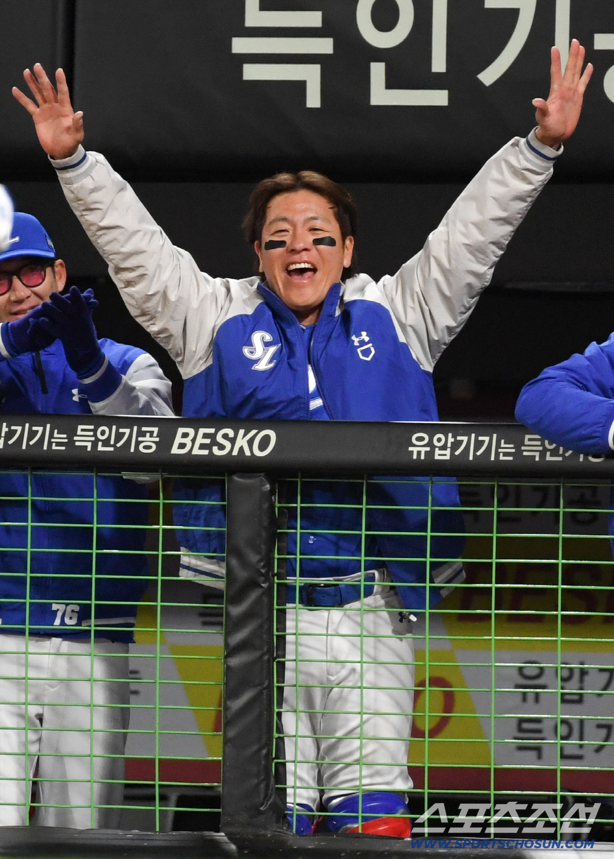 7일 광주 기아챔피언스필드에서 열린 KIA와 삼성의 경기. 9회초 무사 1,3루 삼성 최형우 스리런포가 터지자 강민호가 환호하고 있다. 광주=박재만 기자 pjm@sportschosun.com/2026.04.07/