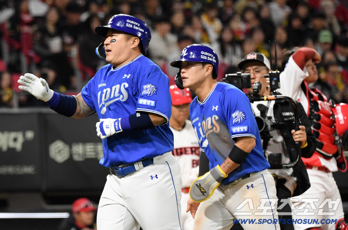 8일 광주 기아챔피언스필드에서 열린 KIA와 삼성의 경기. 4회초 1사 1루 삼성 최형우가 투런포를 날린 뒤 환호하고 있다. 광주=박재만 기자 pjm@sportschosun.com/2026.04.08/