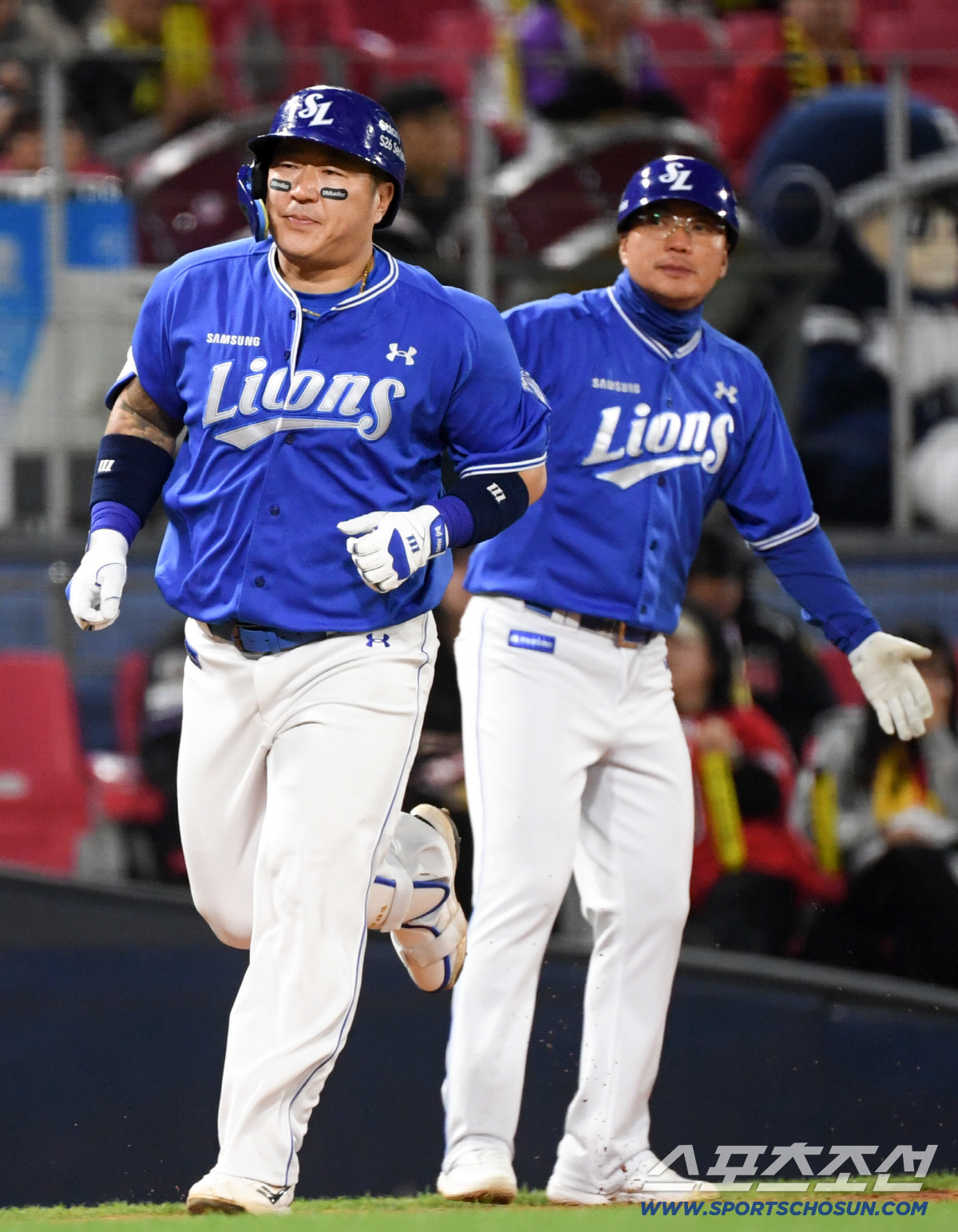 8일 광주 기아챔피언스필드에서 열린 KIA와 삼성의 경기. 4회초 1사 1루 삼성 최형우가 투런포를 날린 뒤 환호하고 있다. 광주=박재만 기자 pjm@sportschosun.com/2026.04.08/