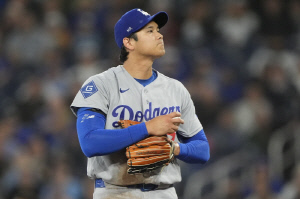 [MLB리뷰]'43G 연속 출루 25.1이닝 무실점' 오타니, 토론토전 6이닝 1실점에도 2승 실패…김혜성 선발 제외