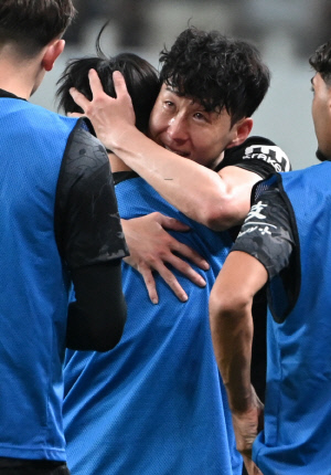 양민혁 너무 불쌍해! '제2의 쏘니' 기대한 팬들 마음 찢어져…'10G 결장' 토트넘 임대 정책 지적→