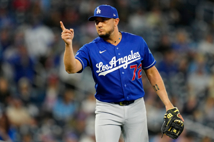 '김혜성 경쟁자' 갑작스런 부고에도 하루만 로스터 복귀…"아버지는 내가 야구하는 것을 원한다"