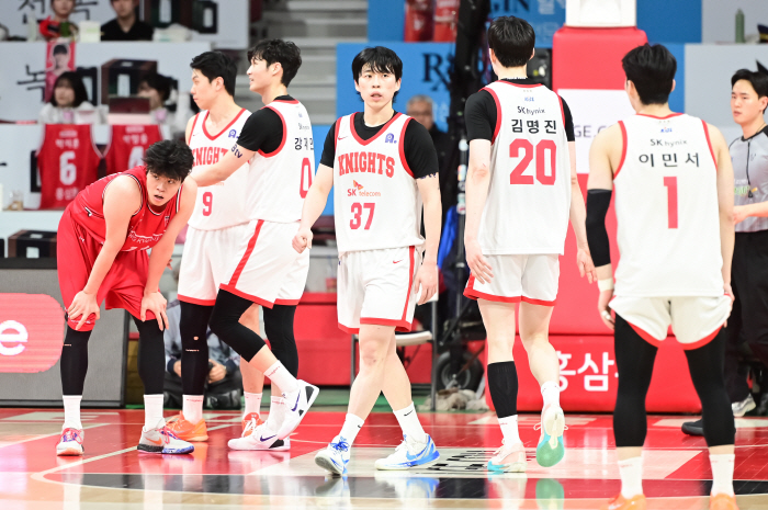 논란 초래한 SK의 극적인 패배에 쏟아진 농구계 반응은?…'PO대진 추첨제로 바꾸자' 대안도 눈길