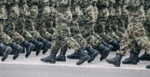 18~25세 남성 '자동 징병 등록' 추진…중동 전쟁 때문?