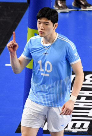 대한항공 왕좌 탈환이냐, 현대캐피탈 2연패냐…6개월 대장정의 끝, 누가 정상에 오를까 [천안포커스]