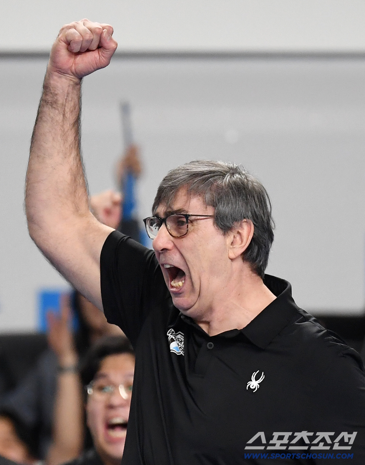 8일 천안 유관순체육관에서 열린 배구 V리그 남자부 챔피언결정전 4차전 현대캐피탈과 대한항공의 경기. 짜릿한 득점에 환호하는 현대캐피탈 블랑 감독. 천안=송정헌 기자 songs@sportschosun.com/2026.04.08/