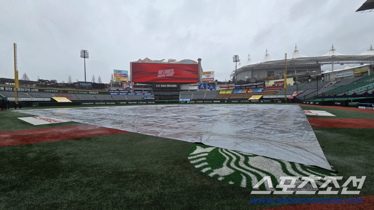 9일 인천 SSG랜더스필드에서 열리는 SSG와 한화의 경기. 비가 내리고 있는 랜더스필드. 인천=송정헌 기자 songs@sportschosun.com/2026.04.09/