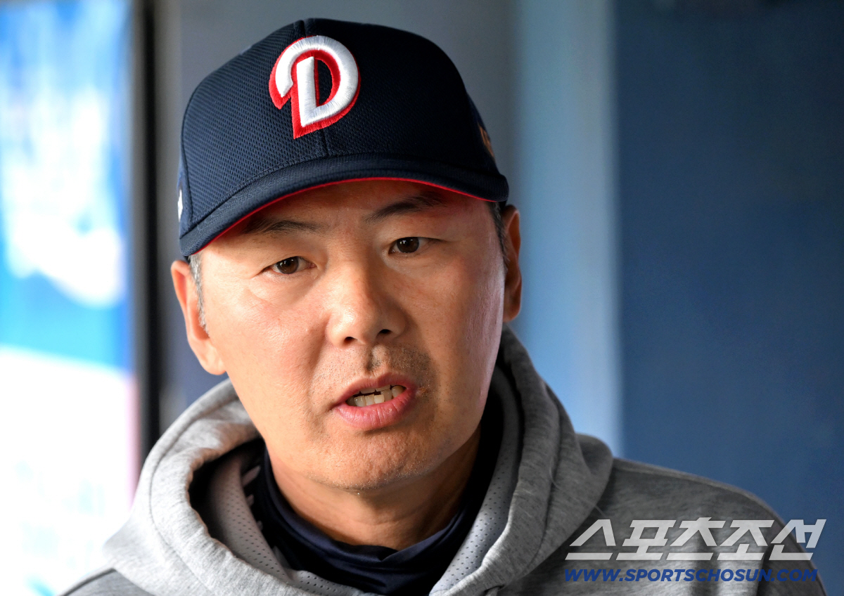 4일 잠실야구장에서 열린 KBO리그 두산과 한화의 경기. 인터뷰하고 있는 두산 김원형 감독. 잠실=송정헌 기자 songs@sportschosun.com/2026.04.04/