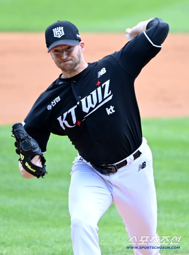 'LG 킬러'가 '잠실 곰'으로 돌아왔다…벤자민 전격 입국, 김원형 감독 "2군 거쳐 출격" 예고