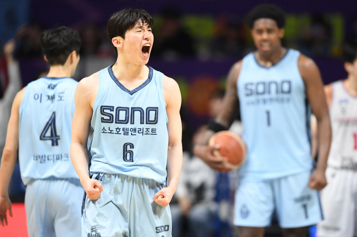 2년 전 약속, 완벽하게 지켰다. MVP 이정현 완벽한 권토중래. 117표 중 106표, 압도적 지지, 드디어 최고 선수에 등극하다