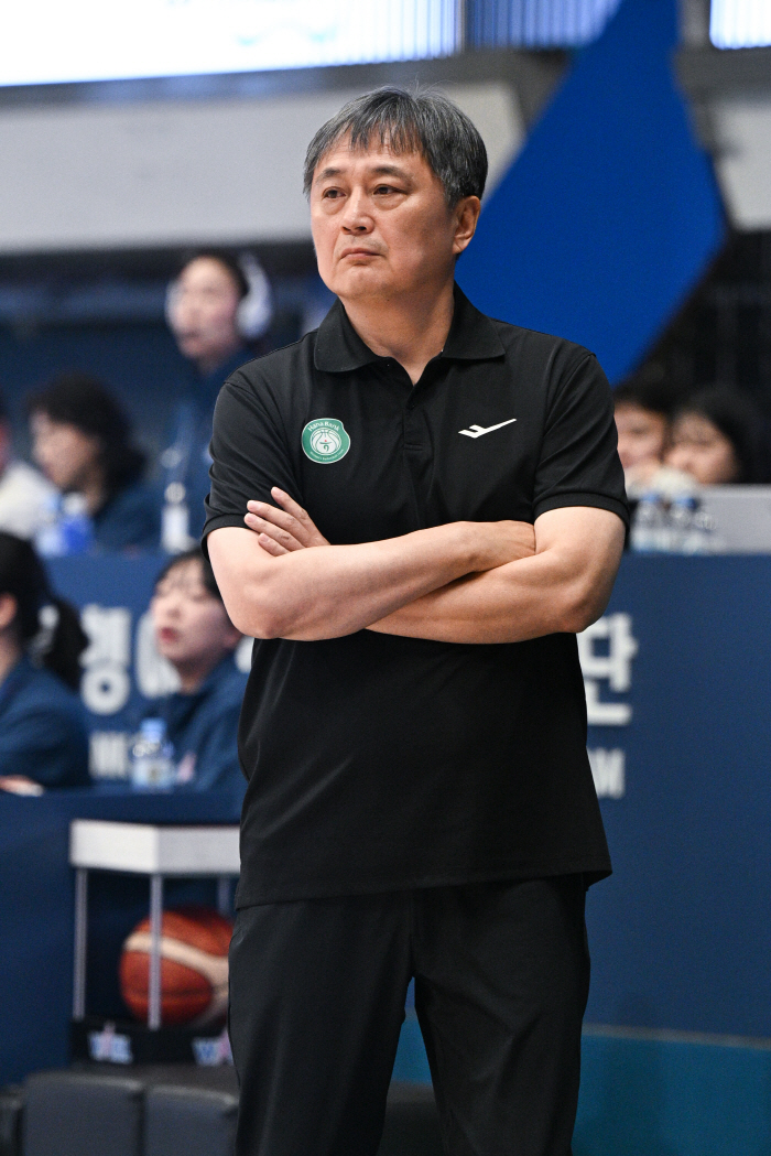 [현장인터뷰] '기본기' 하나은행vs'체력' 삼성생명...PO 1차전 키워드