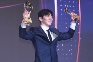 생애 첫 MVP 수상한 소노 이정현, '고의패배 의혹' SK와 6강 PO 각오 