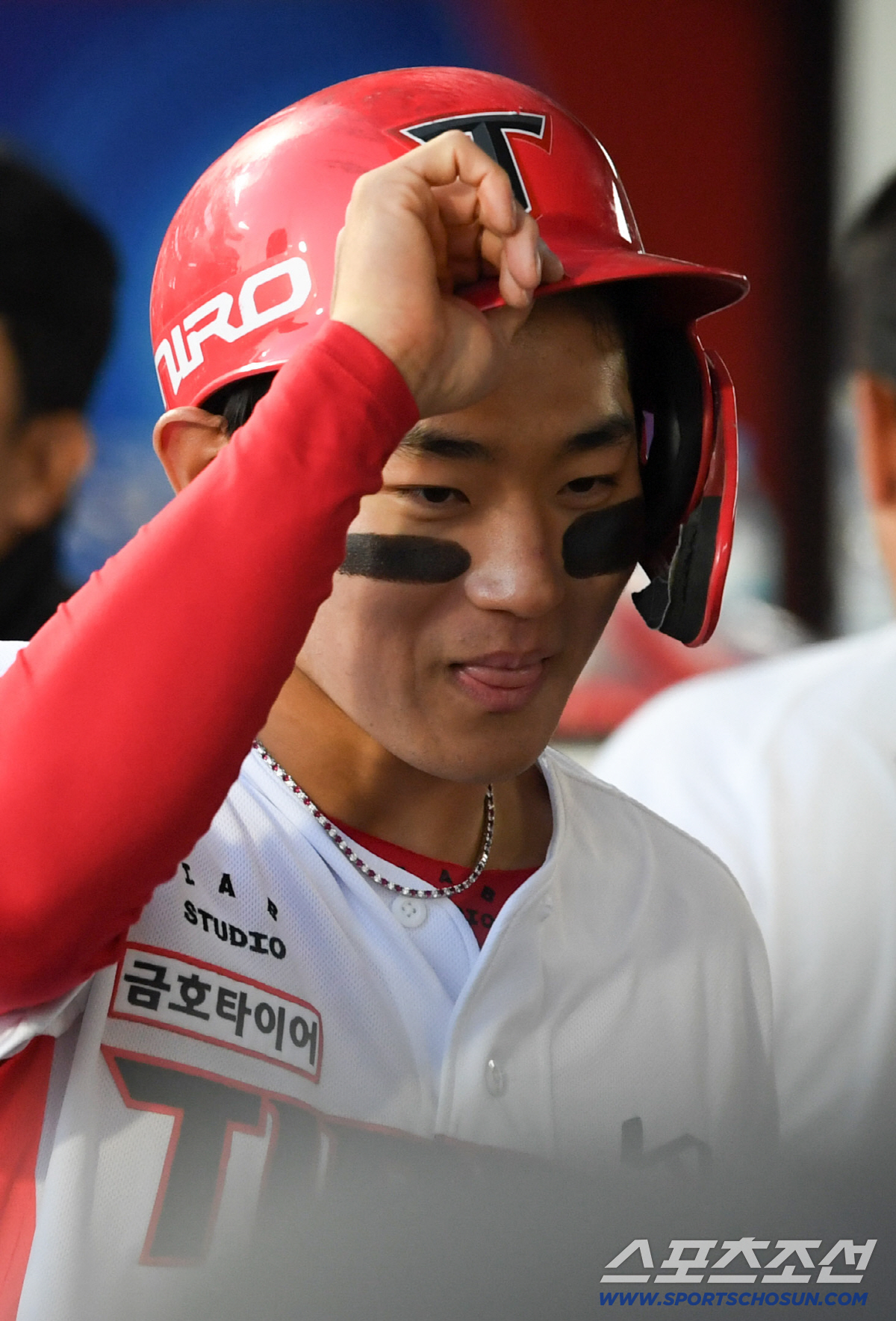 김도영은 만루 찬스를 살리지 못한 뒤 아쉬워했다.