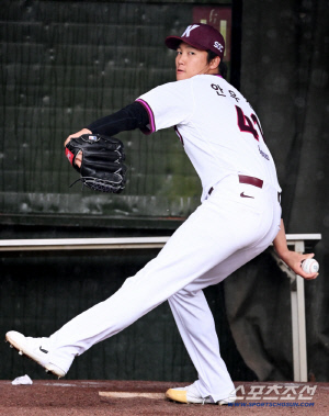 '157㎞ 괴물' 안우진 복귀 시나리오 확정…12일 롯데전 '1이닝 한정판' 등판→설종진 감독의 '특급 관리' 속사정