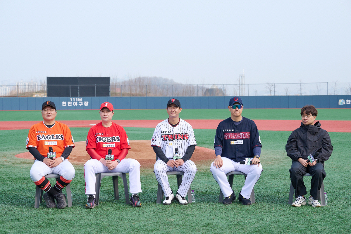 김태균 감독, 나지완 감독, 박용택 감독, 이대호 감독, 이정욱 PD(왼쪽부터). 사진 제공=KBS