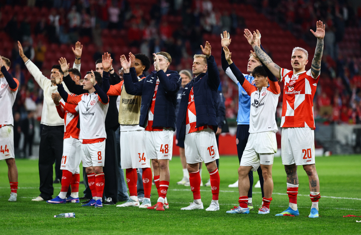 불행 중 다행! '언성히어로' 이재성, 왼 엄지발가락 부상으로 UECL 결장→다행히 큰 부상 아냐...마인츠, 스트라스에 2-0 완승 '4강 보인다'