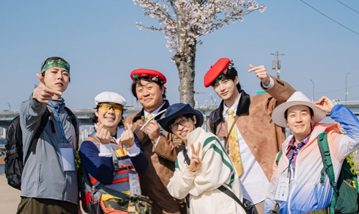 변우석, 유재석도 말렸다…"옆에서 떨어져!" 쟁탈전 발발 ('놀뭐')