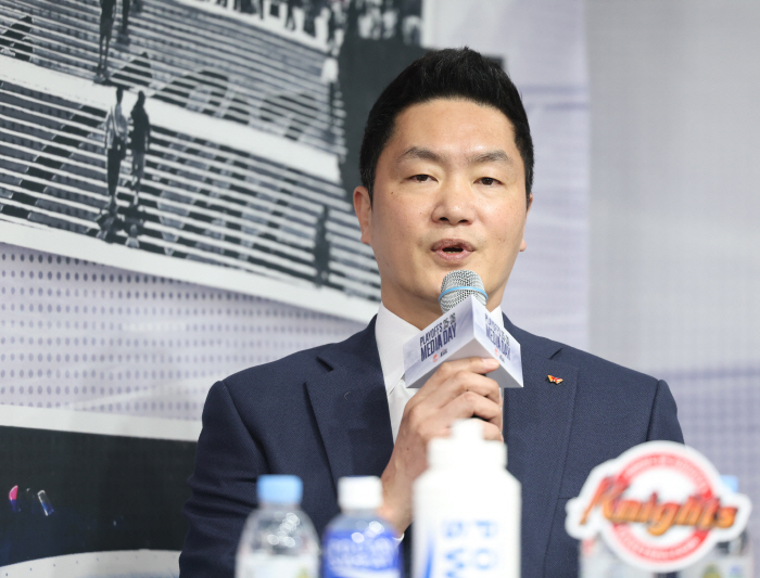 "논란이 돼 죄송, 재정위원회에서 소명하겠다" '고의 패배' 논란에 고개 숙인 SK 전희철 감독