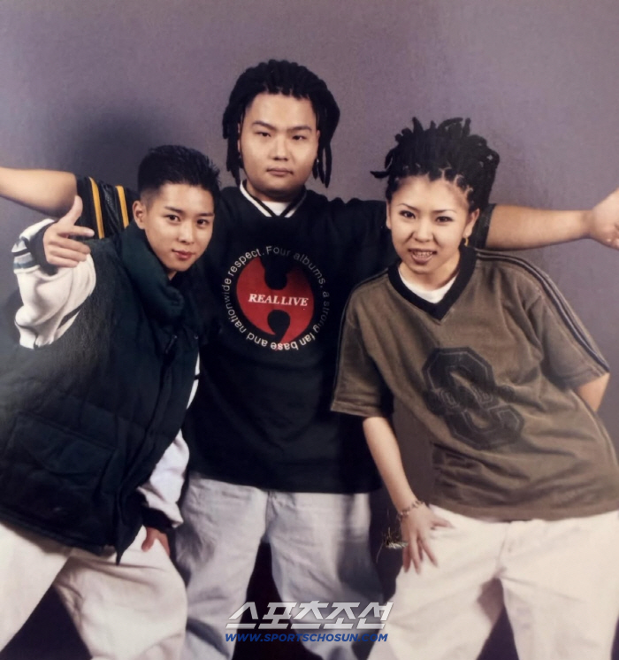 故 터틀맨, 30년 전 미공개 사진 나왔다..앳된 얼굴에 수줍 미소 "보고싶은 형"