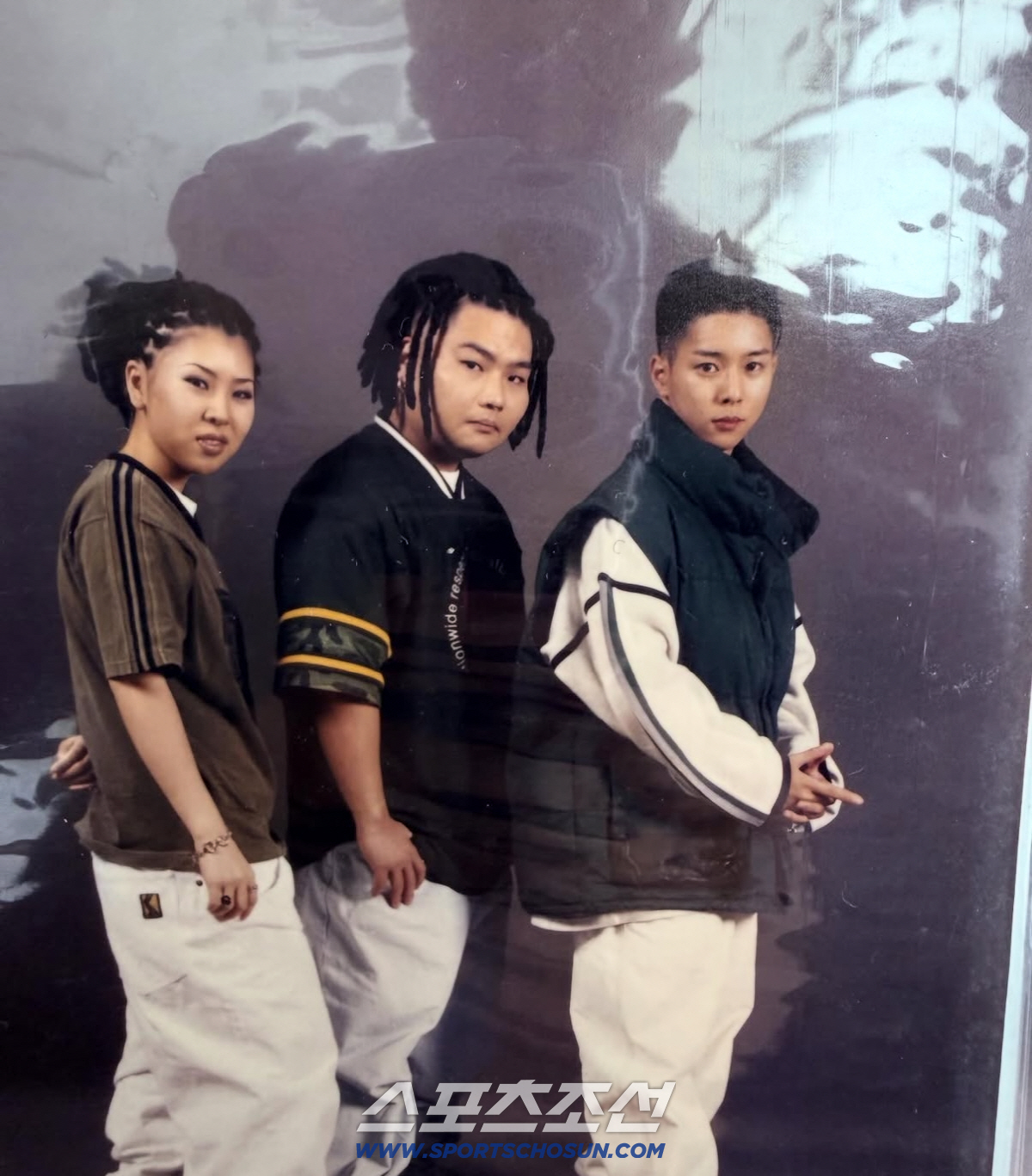 故 터틀맨, 30년 전 미공개 사진 나왔다..앳된 얼굴에 수줍 미소 "보고싶은 형"