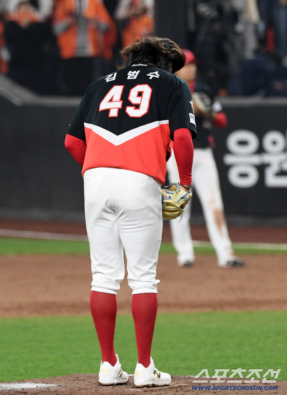 한화 팬들을 향해 김범수는 진심을 담아 인사를 건넸다.