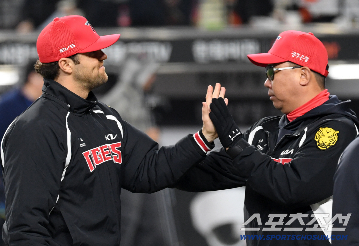 10일 대전 한화생명볼파크에서 열린 한화와 KIA의 경기. 승리한 KIA 네일, 이범호 감독이 기뻐하고 있다. 대전=박재만 기자 pjm@sportschosun.com/2026.04.10/