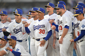 그렇게 돈 펑펑 썼는데, 다저스 ML 연봉 총액 1위 아니라고? 그렇다면 누구?