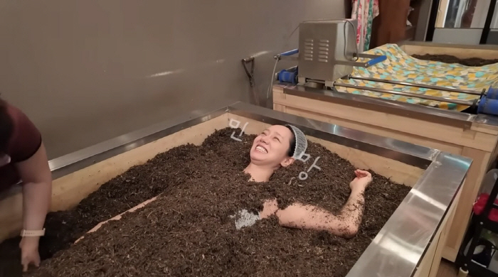 혜리, 효소찜질 중 갑작스러운 '겨드랑이' 오픈…사장님 찬사에 "부끄러워"