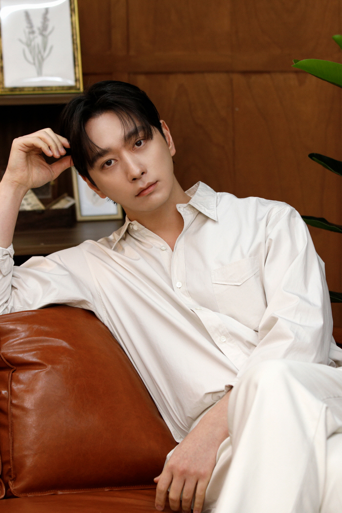[인터뷰③] '사냥개들2' 황찬성 "옥택연에 결혼 선배로서 조언? 뭐든 성심성의껏 답하겠다"