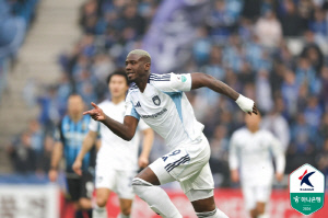 [K리그1 리뷰]살 빼고 확 달라진 괴물 말컹, 인천전 95분 극장 헤더골로 2-1 승리 이끌었다…부천, 광주에 1-0 승