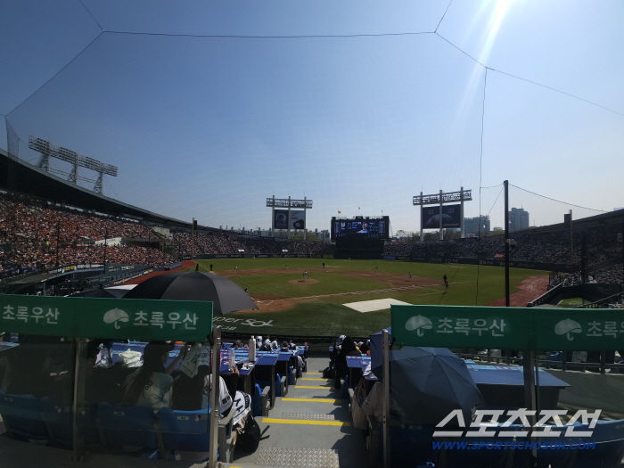 '아! 628명 부족' 끊겼던 매진행진 다시 시작...'1위의 위엄' LG, 시즌 6번째 안방 매진