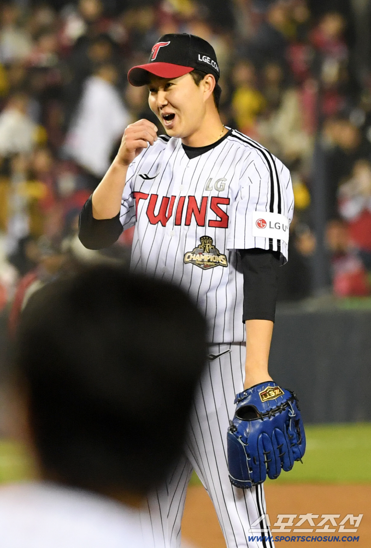 1점 차 짜릿한 세이브를 거둔 뒤 미소.