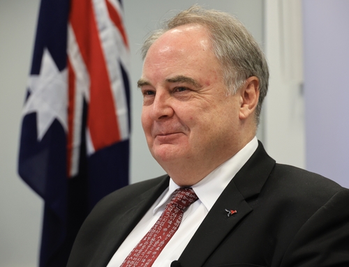 (서울=연합뉴스) 최재구 기자 = 제프 로빈슨 주한호주대사가 9일 서울 광화문 주한호주대사관에서 연합뉴스와 인터뷰하고 있다. 2026.4.12 jjaeck9@yna.co.kr